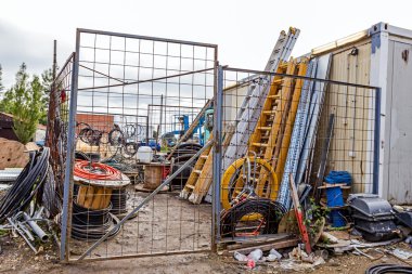 Geçici depolama malzeme yerinde