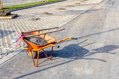 Yol çalışmaları, el arabası