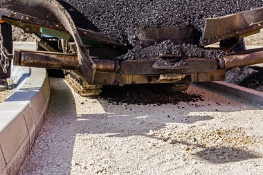 Makine döşeme yol asfalt. Asfalt yayıcı