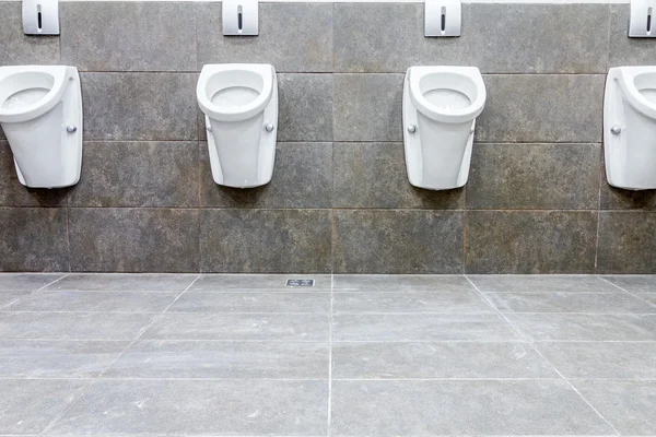Openbaar toilet urinoirs — Stockfoto