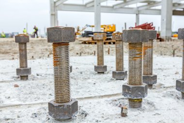 Vida üzerinde Anchor 'ın fındık yeni binada beton peaking vardır