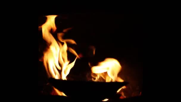 Flăcări Foc Arzând Aprinse Noaptea Flăcările Foc Aprind Ard Aprinzând — Videoclip de stoc