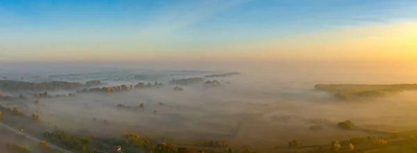 Панорама Живописного Вида Воздуха Над Утренним Туманом Медленно Плавающий Пар — стоковое фото