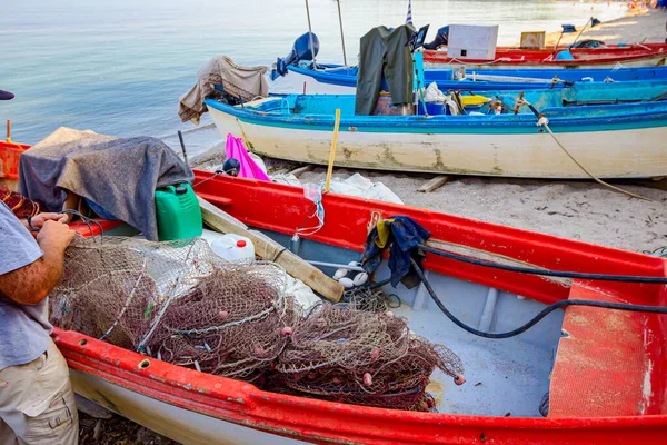 Pescador Empilhar Rede Pesca Preparar Para Sua Próxima Pesca — Fotografia de Stock