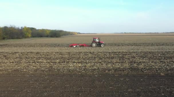 View Shot Tractor Pulling Machine Harrowing Arable Field Preparing Soil — Stock Video
