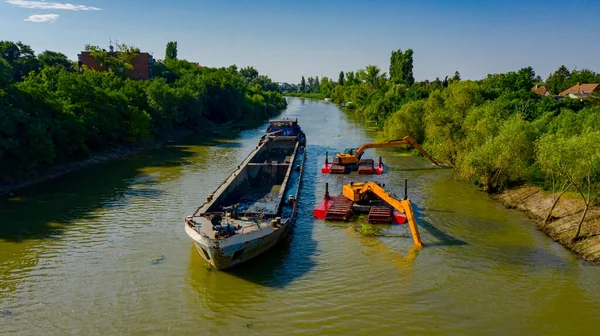 Sobre Vista Dos Excavadoras Dragan Como Dragado Trabajando Río Canal —  Fotos de Stock