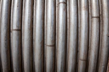 Soğutma veya ısıtma sistemi sarnıç, rezervuar etrafında kaynaklı paslanmaz bükülmüş borular yapılır.