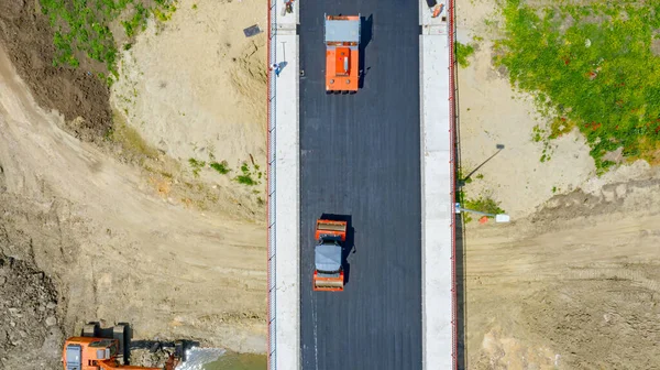 Top View Overhead Several Steamrollers Flatting Fresh Asphalt Spreading Layer — Stock Photo, Image