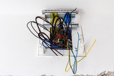 Elektrikli duvar prizleri