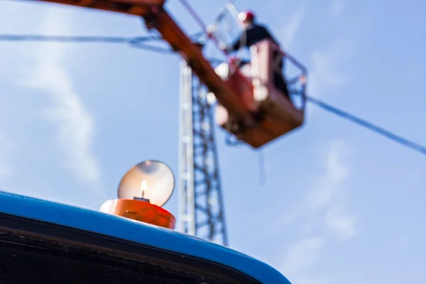 Güç hattı takım iş kutup