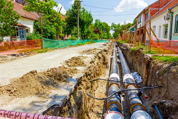 Новий трубопровід в процесі будівництва — стокове фото