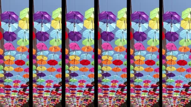 Dekoration mit hängenden Regenschirmen — Stockvideo
