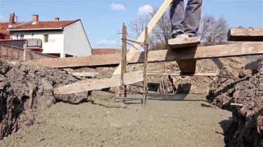 Beton dökme sonra seviyelendirme.