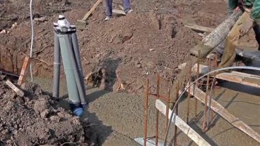Beton müessesesi yayılıyor.