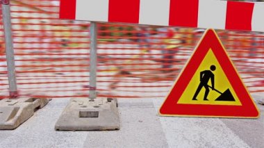 Sokak yapım aşamasındadır.