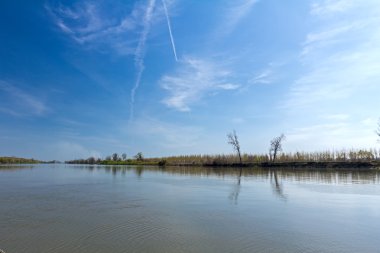 Nehir manzara üzerinde göster.