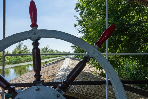 Vista del paisaje fluvial desde las cabañas del capitán . —  Fotos de Stock