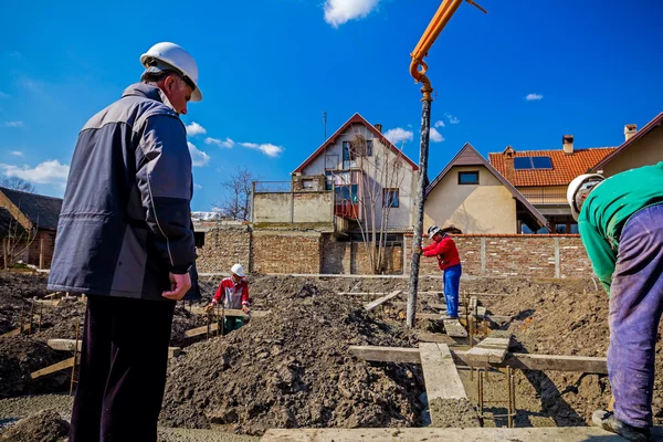 Aufsicht kontrolliert das Gebäude. — Stockfoto