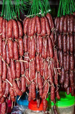 İspanya 'da baharatlı sosisler