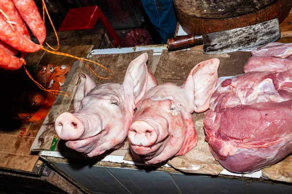 Pork Head Asian Meat Market Confronting Westerners — Stock Photo, Image