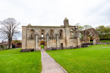 Glastonbury Manastırı, Glastonbury, Somerset, İngiltere 'de bir manastır. Kalıntıları, listelediğim sınıf ve tarihi eser ziyaretçi çekmek için açık..