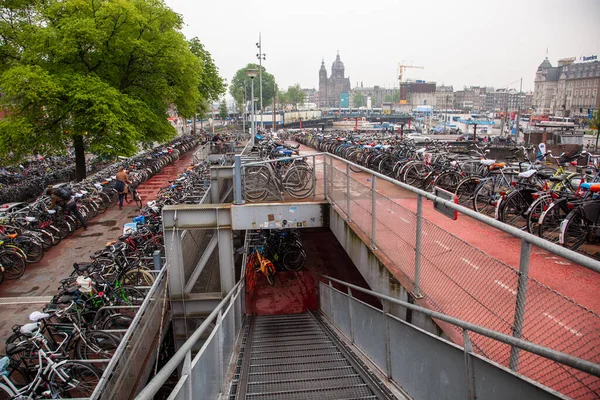 Jazda Rowerze Amsterdamie Jest Głównym Środkiem Transportu Jest Parking — Zdjęcie stockowe