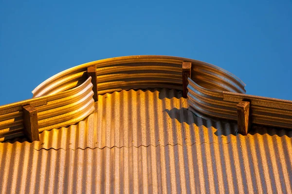 Corrugated Iron Building Very Versatile Material — Stock Photo, Image