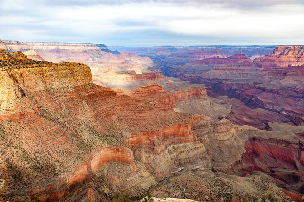 Imenso Grand Canyon Com Suas Bandas Camadas Rocha Vermelha Revelando — Fotografia de Stock