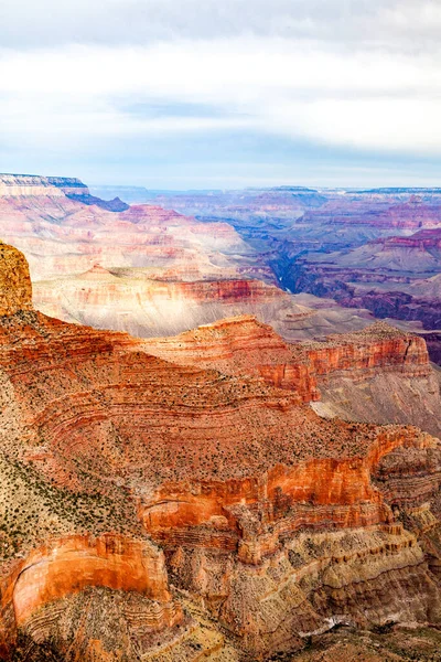 Inmenso Gran Cañón Con Sus Bandas Rock Rojo Revelando Millones — Foto de Stock