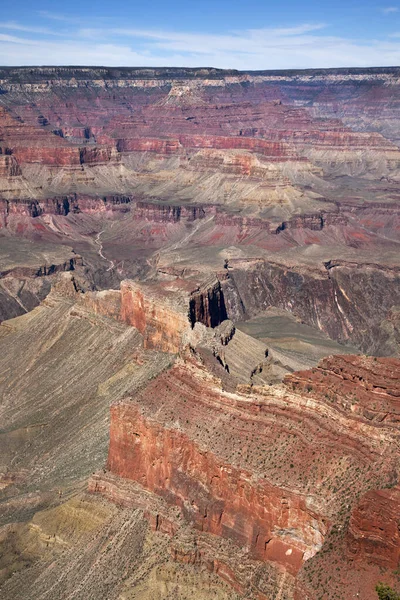 Огромный Гранд Каньон Многослойными Полосами Красного Рока Раскрывающими Миллионы Лет — стоковое фото