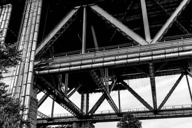 Sydney Limanı Köprüsü Avustralya 'nın ünlü kemeri.