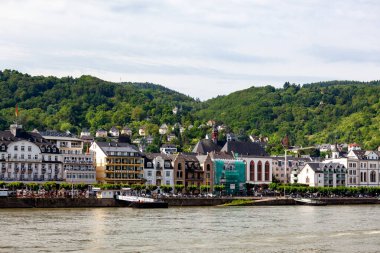 Kültürel ve tarihsel olarak kıtanın en büyük nehirlerinden biri ve dünyanın en önemli endüstriyel ulaşım arterleri arasında yer alıyor..
