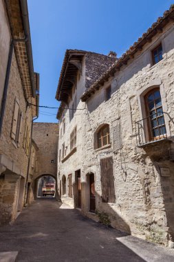 Grasse 'den 50 bin kilometre uzaklıktaki St. Auban' da bir olay yeri. Fransa