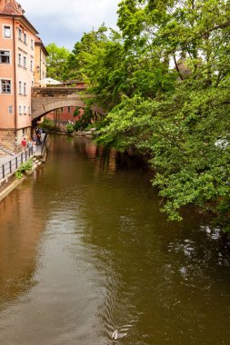 Bamberg kasabası eski belediye binası 12. yüzyıldan bu yana, Bamberg 'in mimarisi Kuzey Almanya ve Macaristan' ı güçlü bir şekilde etkilemiştir..