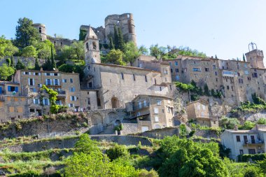 Grasse 'den 50 bin kilometre uzaklıktaki St. Auban' da bir olay yeri. Fransa