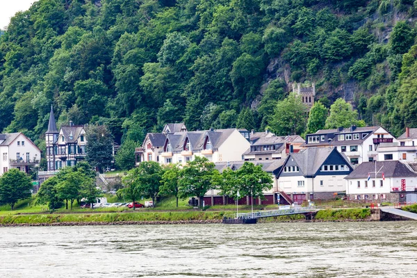 莱茵河畔的风景 在文化上和历史上都是欧洲大陆的一条大河 也是世界上最重要的工业运输干线之一 — 图库照片