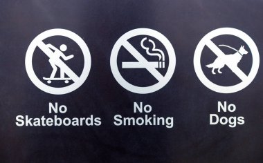 Kaykay, sigara ya da köpek yasak.