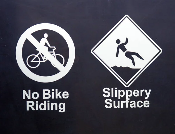 Warning Sign Slippery Surface Bike Riding — Stock Photo, Image