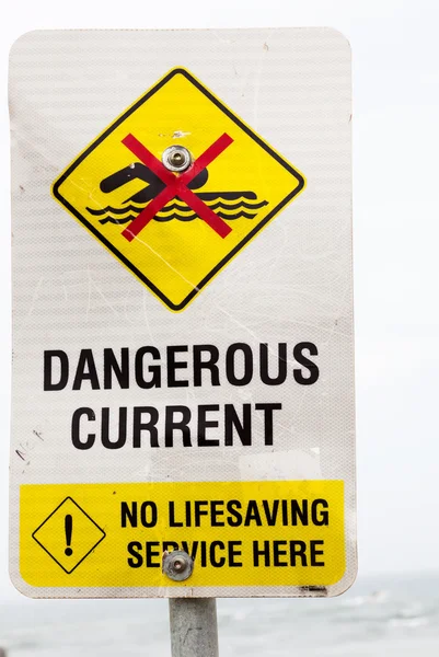 Предупреждающий знак для плавания — стоковое фото