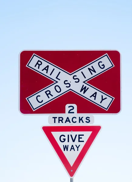 Знак железнодорожного перехода — стоковое фото