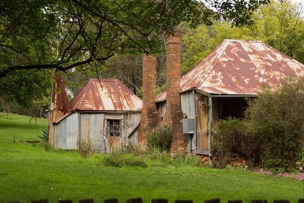 Little cottage in Hill End — Stock Photo, Image