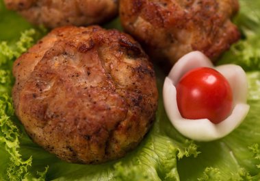 Lezzetli fırında pirzola