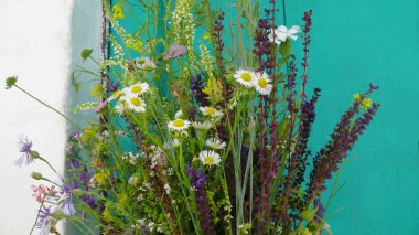 kır çiçekleri buketi yaz