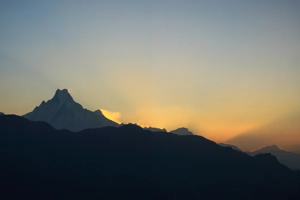 Paisagem da montanha da cauda do peixe, Nepal — Fotografia de Stock