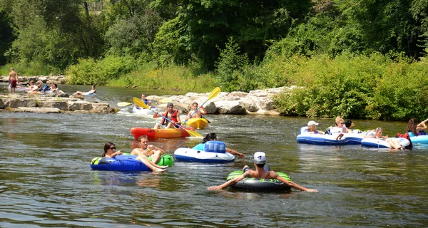 Kayakers at Argo Cascades — Stock Photo, Image