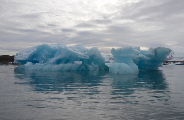 Icebergs de la lagune de glacier — Photo