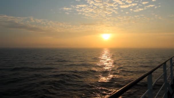 Захід сонця на морі — стокове відео