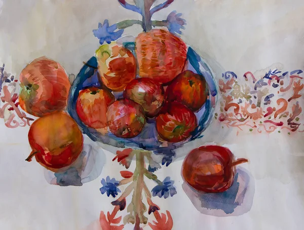 Elle çizilmiş elmalar masaya.