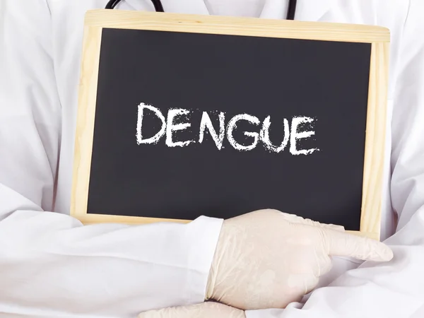 El médico muestra información en la pizarra: Dengue — Foto de Stock