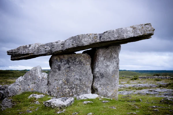 Poulnaborne dolmen em Irlanda — Fotografia de Stock